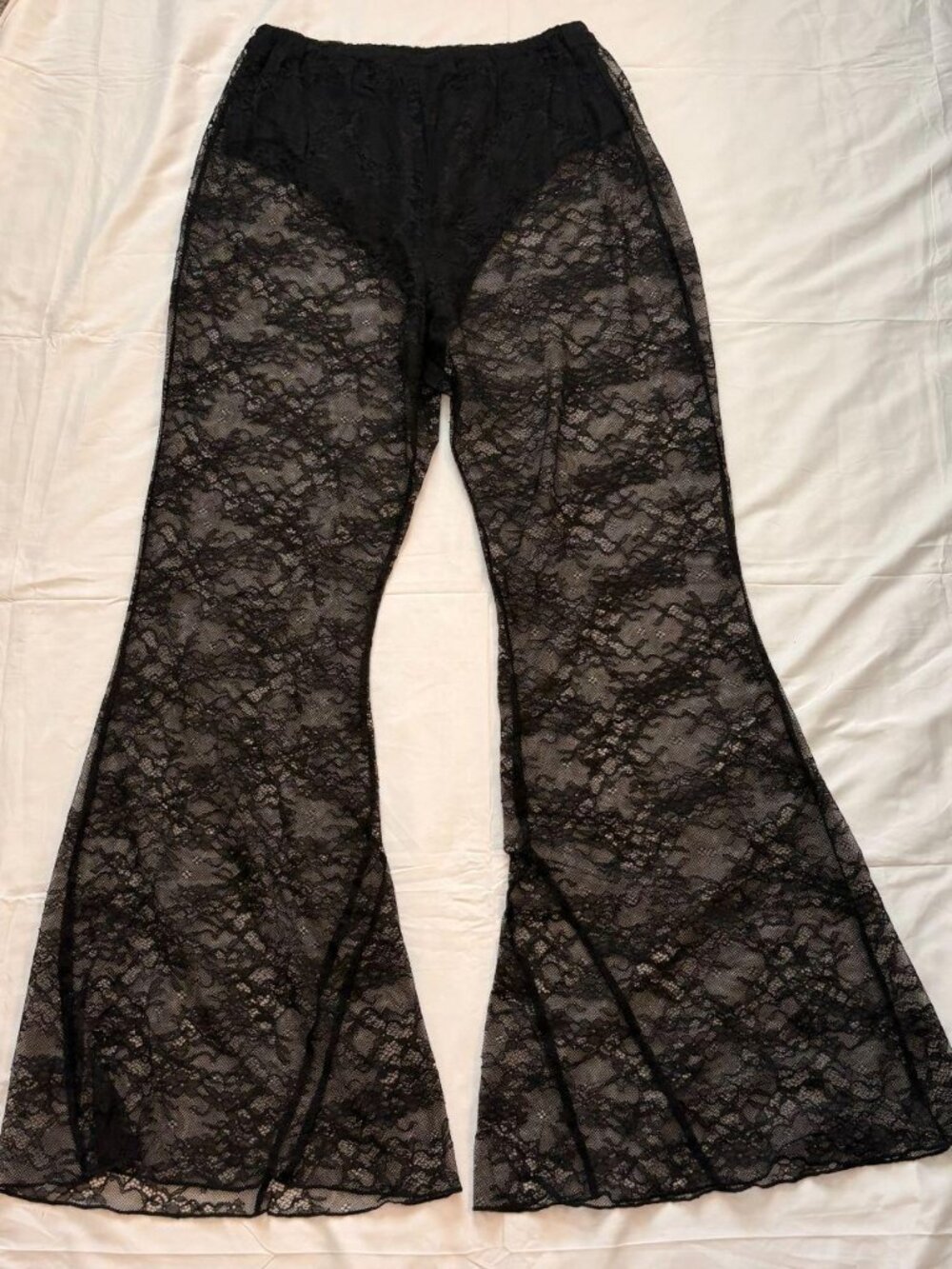 🖤 Flat White Lace Wide-Leg Pants – Black 🖤Size M